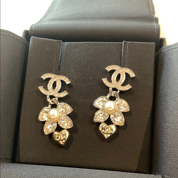 Authentic, limited editionChanel Silver and Gold Flower Earrings, sold out - Picture 6 of 17